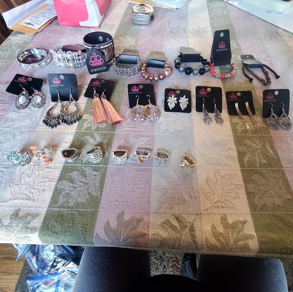 Paparazzi Costume Jewelry Lot Of 24 - 8 Bracelets 8 Earrings 8 Rings NWT List 32